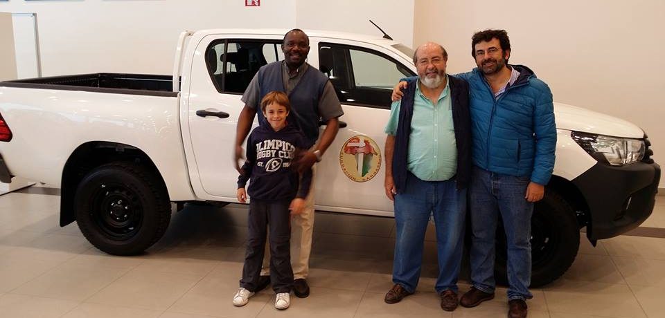 GRACIAS a los padres y niños del colegio San Luis de los Franceses de Pozuelo de Alarcón de Madrid por la ayuda prestada para financiar una Toyota Hillux